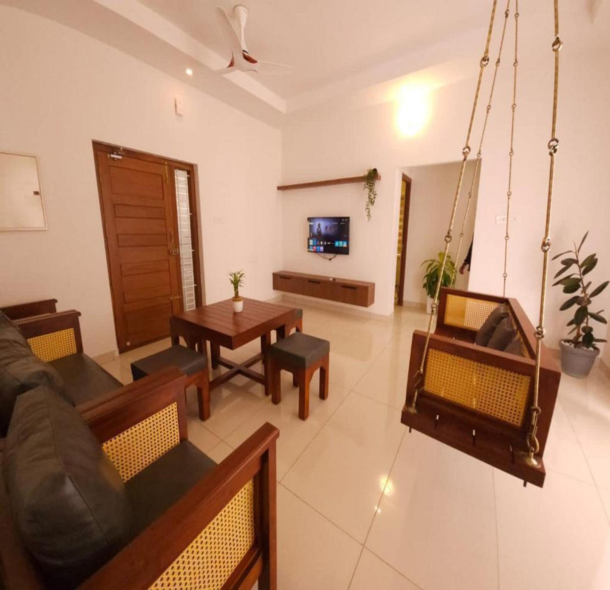 Thulasi Avenue Inn Pollachi Exterior photo